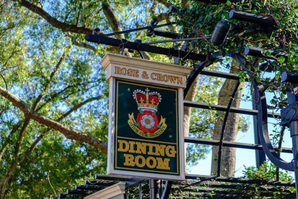 rose and crown, disney epcot